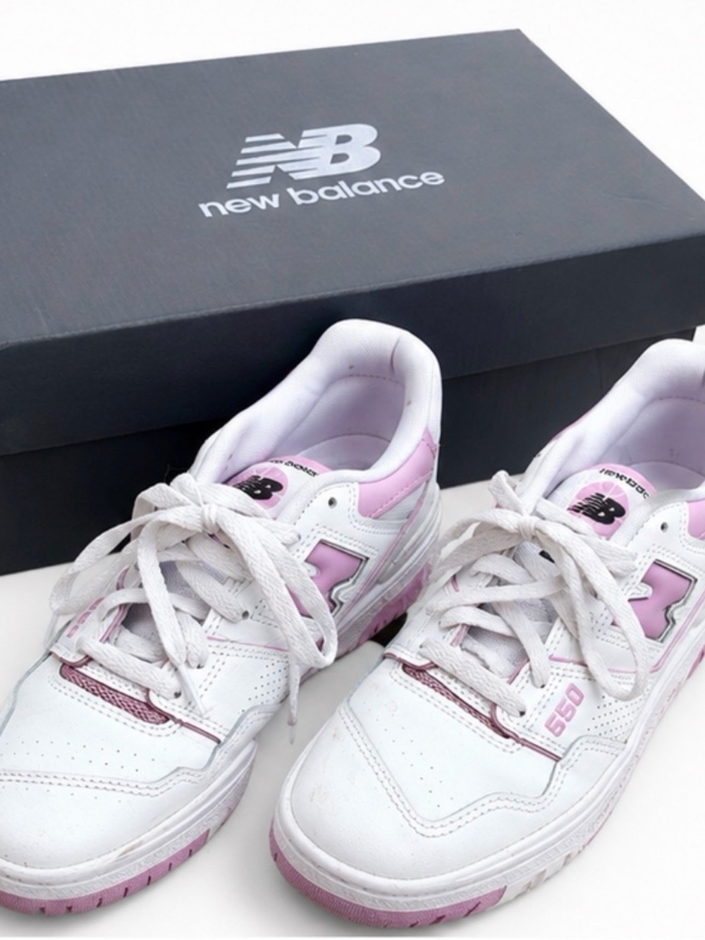 New Balance White & Light Pink 550 Low-Top Sneakers - Picture 2 of 4